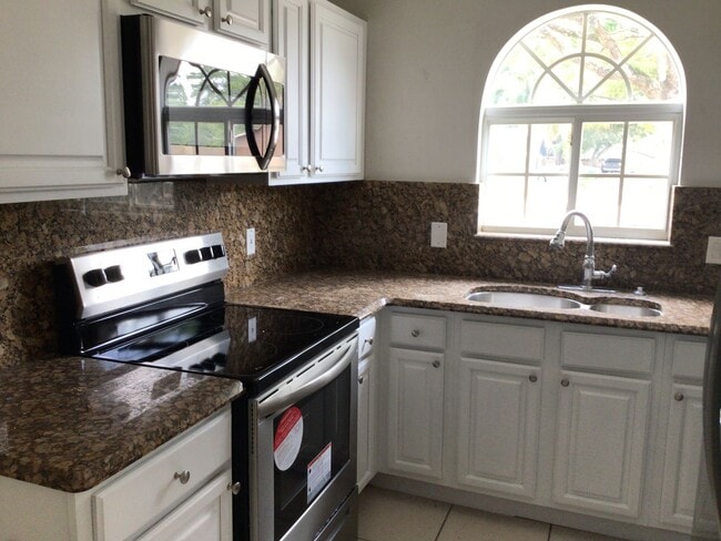 Building Photo - 3908 Magnolia Pointe Ln