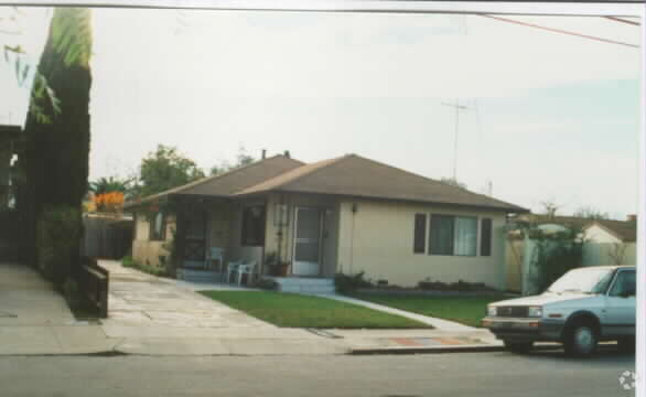 Building Photo - 1120 Woodrow St
