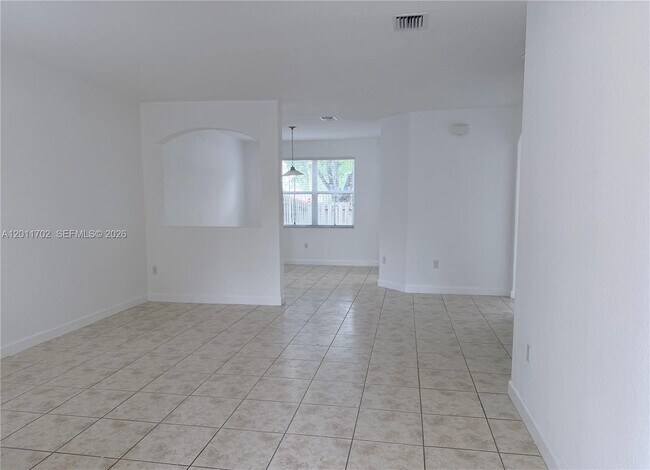 Building Photo - 8720 NW 111th Ct