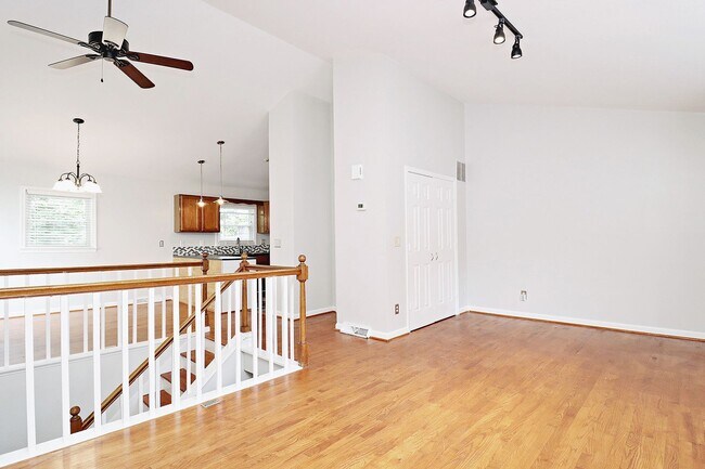 Foto del edificio - Pet-Friendly Fry's Spring Duplex With Fenc...