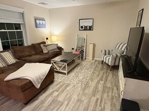 Building Photo - 48 Nicholas Ln