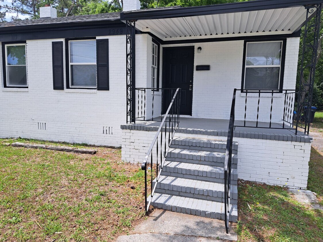 Primary Photo - Beautiful Two Bedrooms newly renovated
