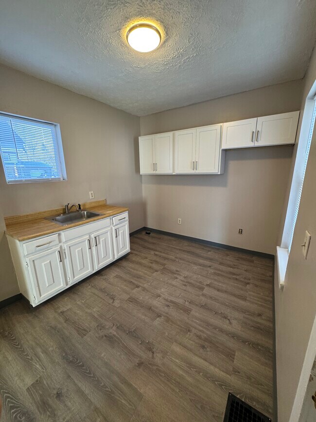 Foto del edificio - 404 N Chestnut Ave