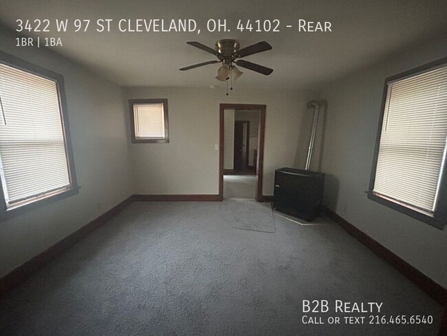 Building Photo - Charming 1-Bedroom Rear Unit in West Cleve...