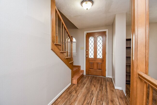 Foto del edificio - 15502 Rio Plaza Dr