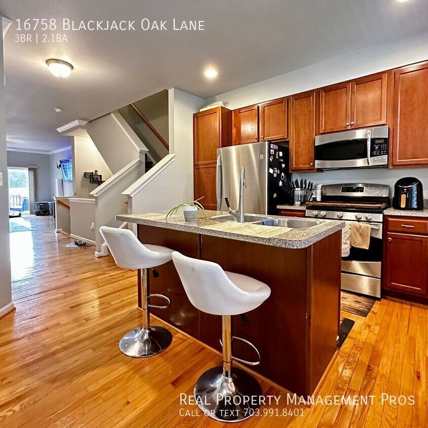 16758 Blackjack Oak Ln, Woodbridge, VA 22191 Condo for Rent in