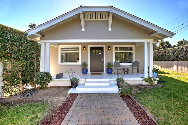 Building Photo - 1935 Bath St