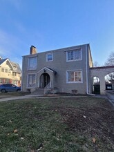 Building Photo - 411 S 38th Ave