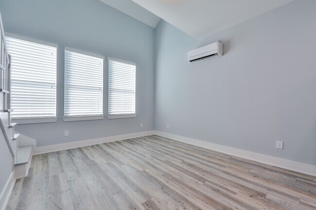 Foto del edificio - 715 W 13th St