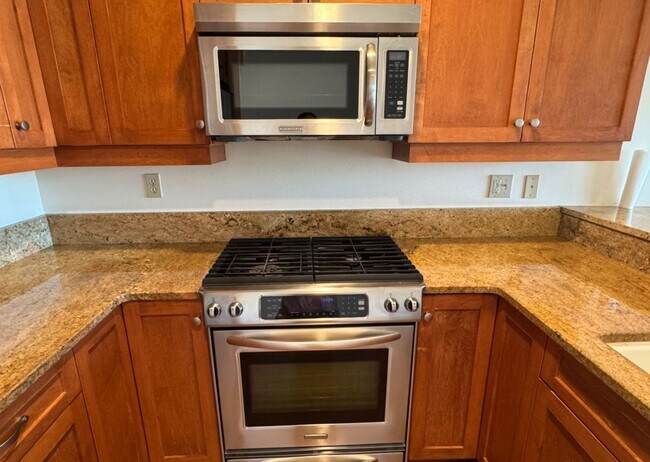 Foto del edificio - End Unit, 3 Bed, 2.5 Bath PLUS Bonus Room, Anacortes