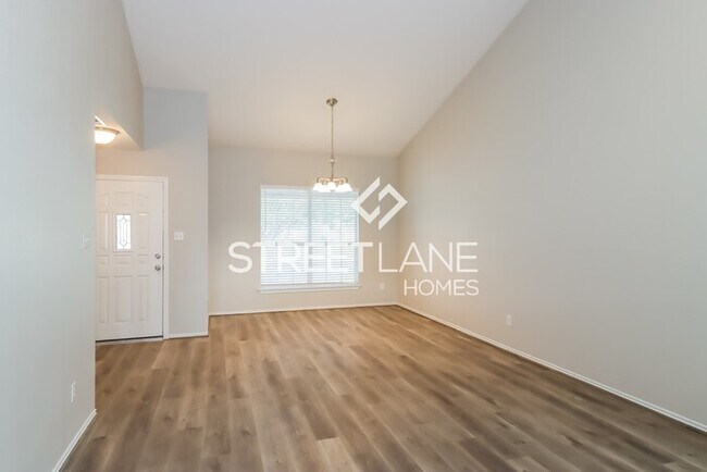 Building Photo - REDUCED!