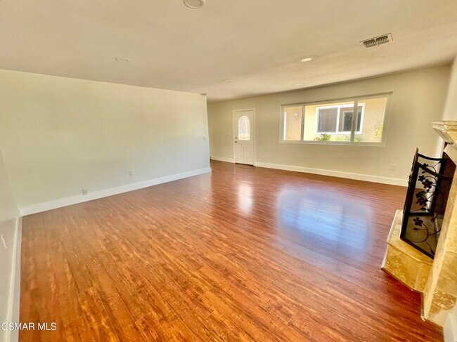 Foto del edificio - 889 Appleton Rd