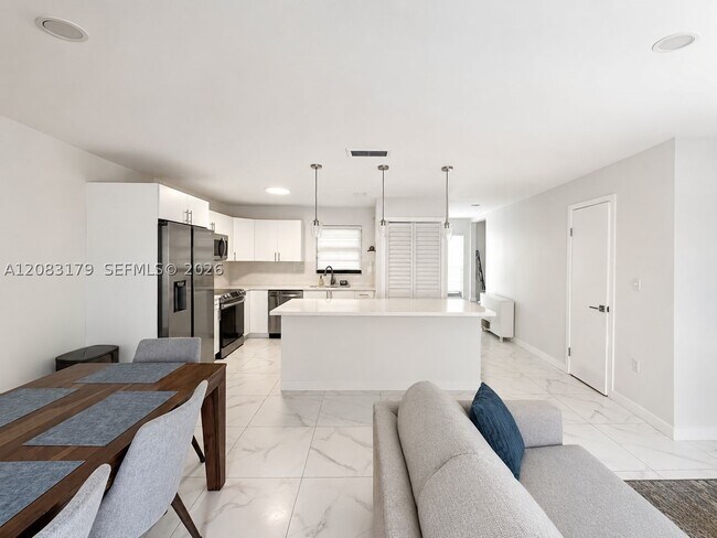 Foto del edificio - 3408 SW 112th Ave