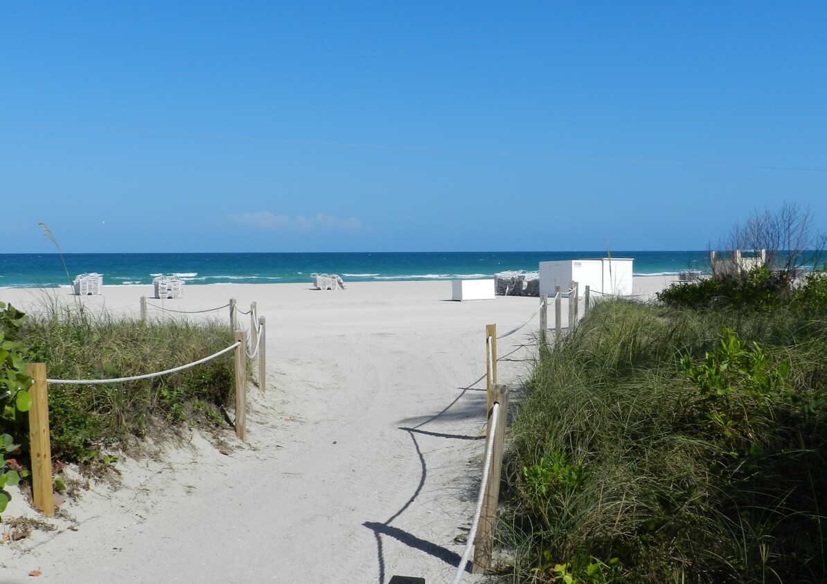 A pasos de la Ocean!! - 821 Collins Ave