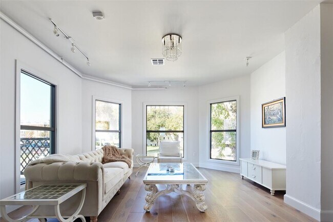 Foto del edificio - 614 NW 8th St