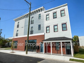 Building Photo - 2202 Carrington St