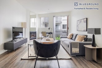 Building Photo - 1443 N Fuller Ave