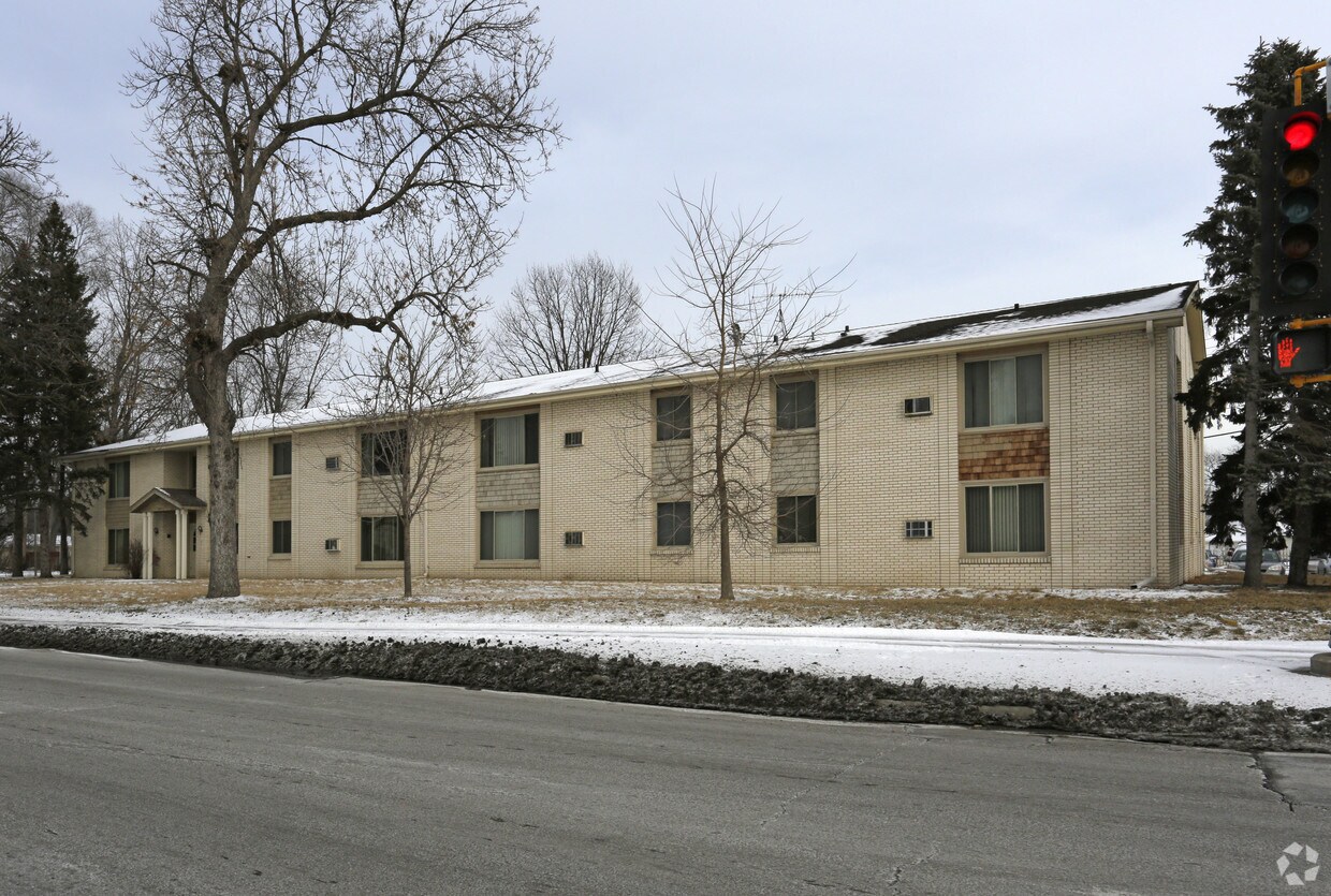 Primary Photo - 8935 Nicollet