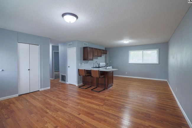 Building Photo - Charming 3-Bedroom Cottage in Prime Location