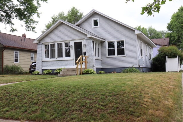Foto principal - 745 Evelyn St NE