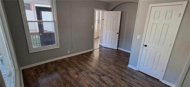 Building Photo - 2418 Jules St