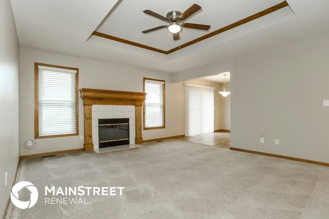 Building Photo - 606 S Sunset Ln