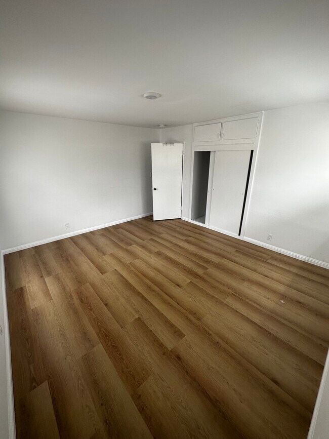 Habitación 1 - 10517 Burin Ave