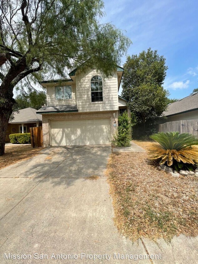 3 br, 2.5 bath House 12 Pembroke Lane House Rental in San Antonio