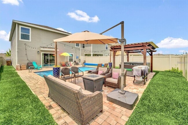 Foto del edificio - 4382 Sunny Creek Pl