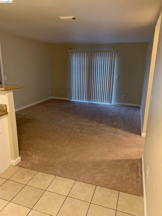 Foto del edificio - 2167 Lakeview Cir