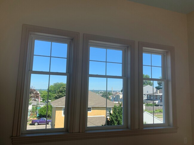 Living Room - 906 Fayette St