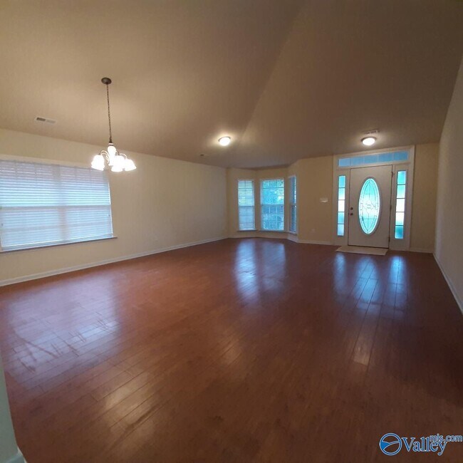 Foto del edificio - 160 Alderwood Dr