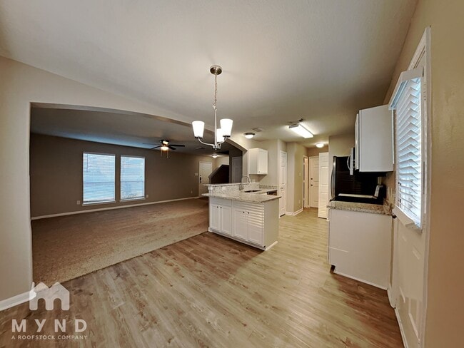 Building Photo - 14128 Broken Arrow Dr