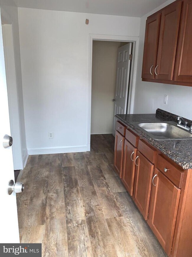 Building Photo - 508 Lucia Ave