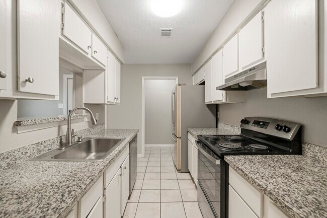 Foto del edificio - 4605 Orange Cir N