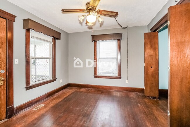 Foto del edificio - 306 Spruce St, Elyria, OH 44035