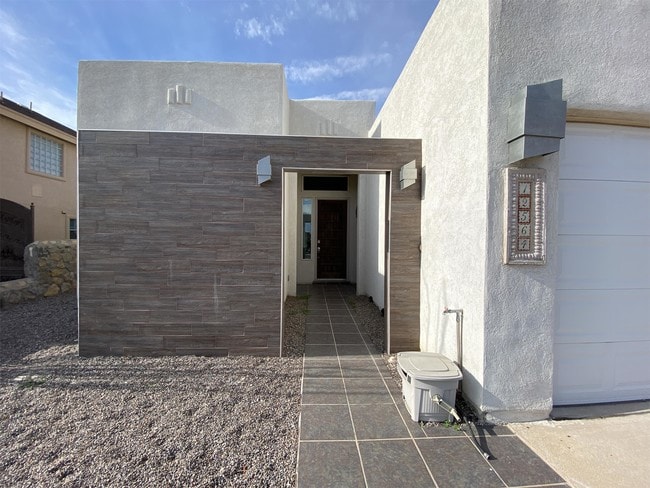 Building Photo - 12564 Western Gull Dr