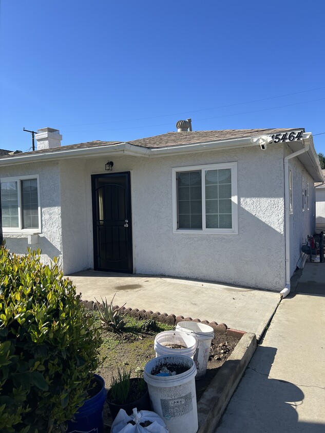 Primary Photo - 15464 Pomona Rincon Rd
