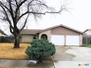 Building Photo - 2312 Doris Dr