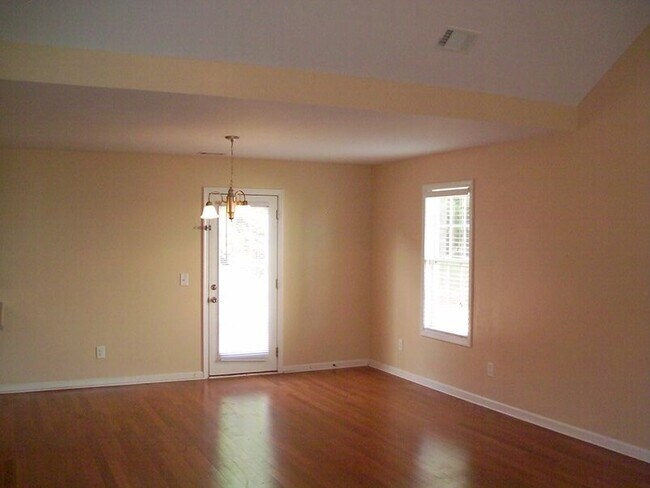 Foto del edificio - 515 Bethany Ct