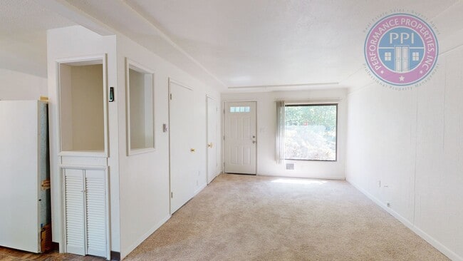 Building Photo - Beaumont - Prime Location!  Great Floor-Plan, Fully Fenced Yard, Pet Friendly!!