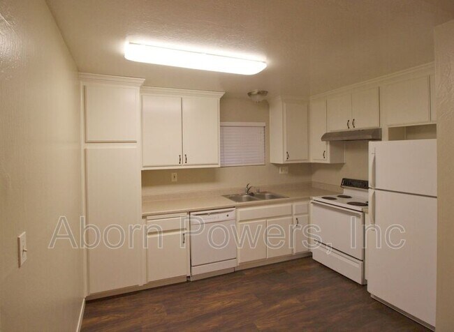 Foto del edificio - 2760 Coloma St