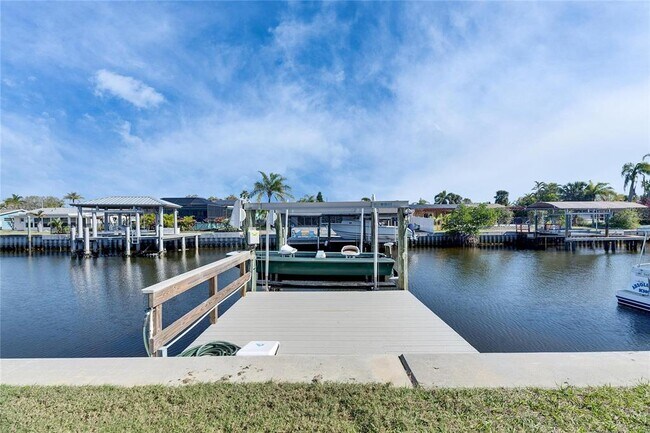 Building Photo - 1025 Apollo Beach Blvd