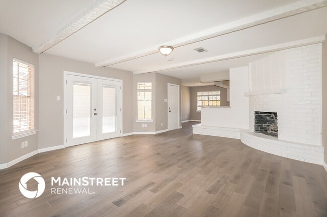 Building Photo - 710 Holly Springs Dr