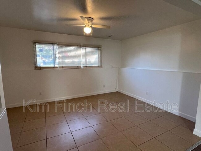 Building Photo - 6099 S Country Hills Drive