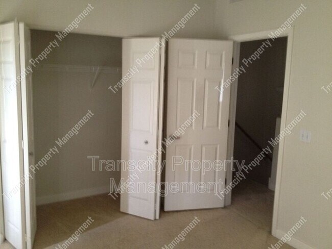 Foto del edificio - 4455 E Paradise Vlg Pkwy S