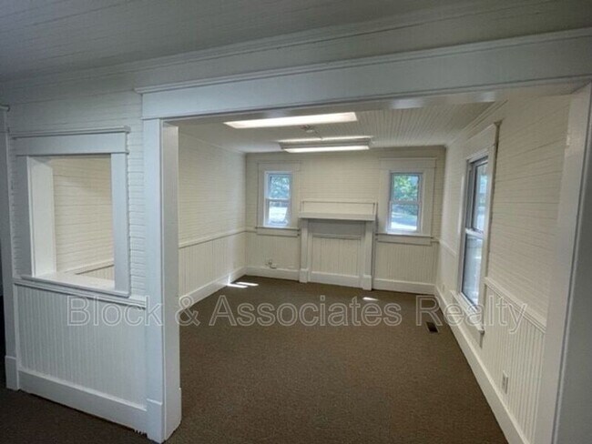 Building Photo - 207 E Pritchard St