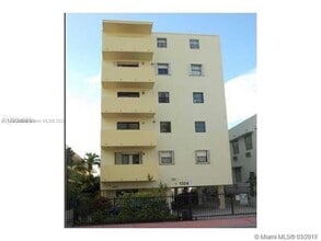 Building Photo - 1334 Collins Ave