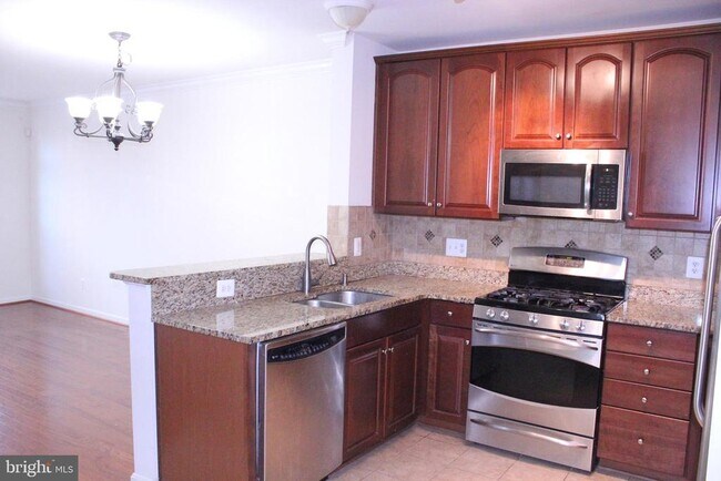 Building Photo - 42525 Highgate Terrace