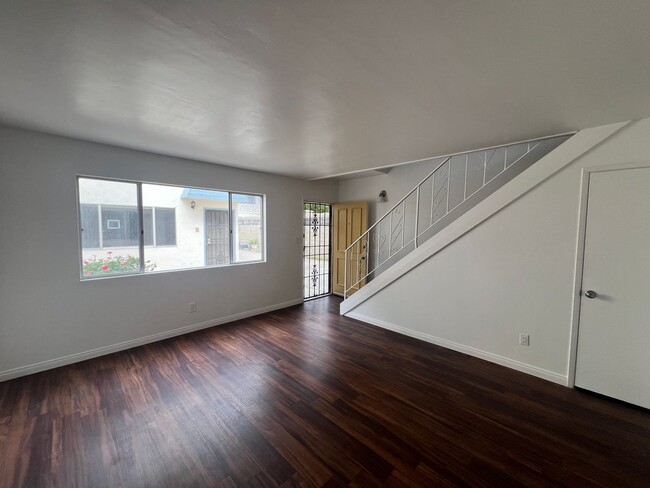Foto del edificio - Two Bedroom, Two Bathroom Condo For Rent